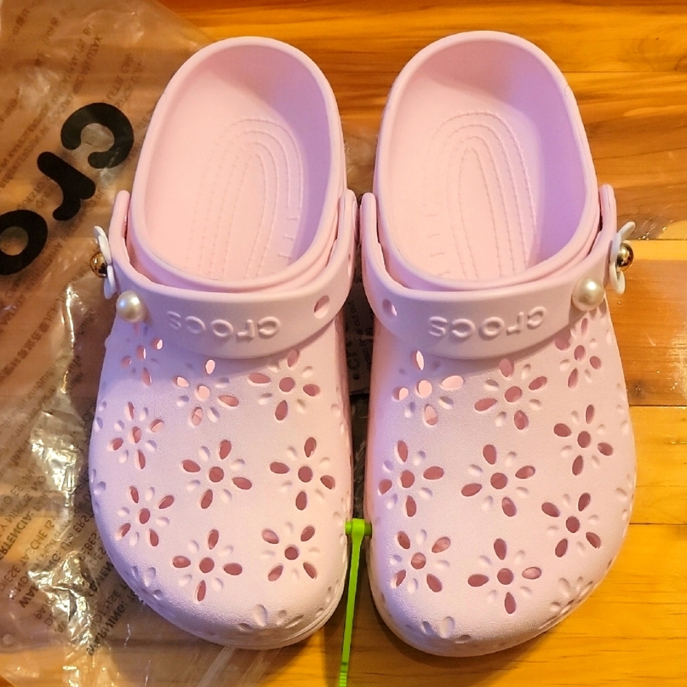 CROCS  Pink Milk Sandals with Floral Design Includes 4 Jibbitz